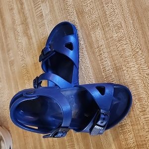 Size 28 kids Birkenstock sandals blue